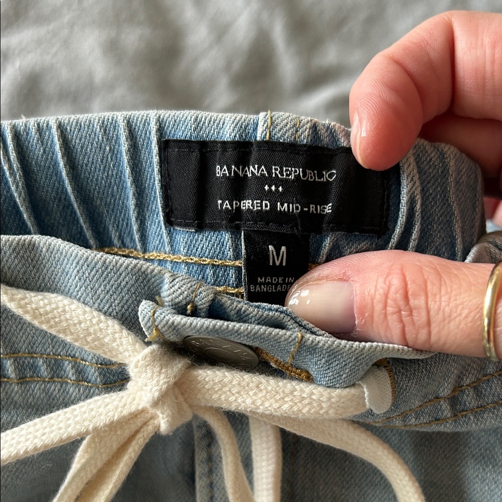 Banana Republic Women's Light Blue Mid-Rise Jeans